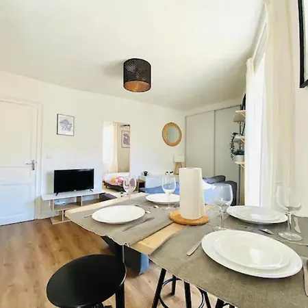 Lumineux Parking Prive 아파트